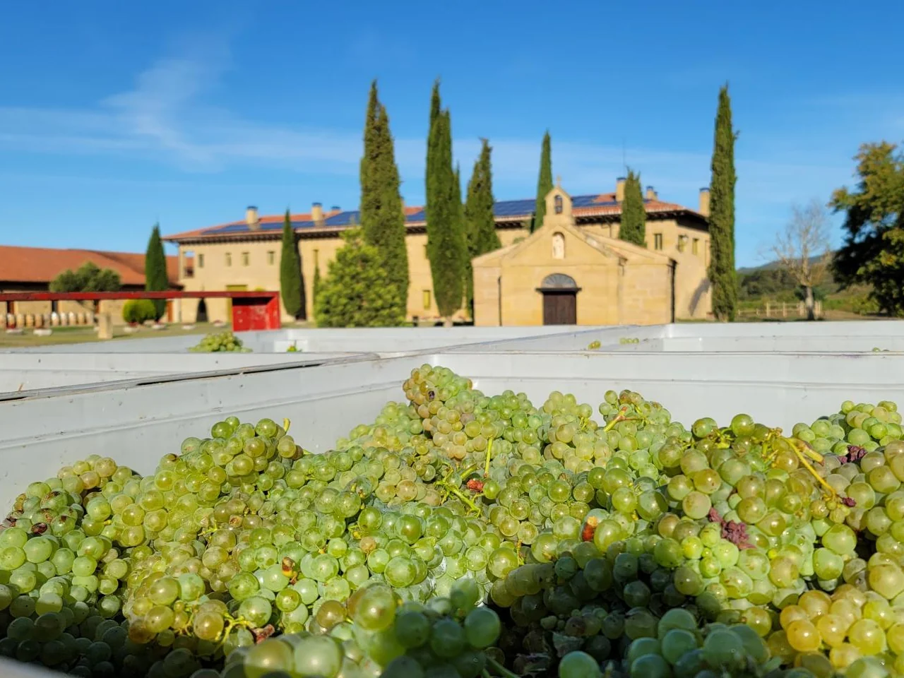 Hacienda El Ternero, finca histórica rodeada de viñedos entre Haro y Sajazarra