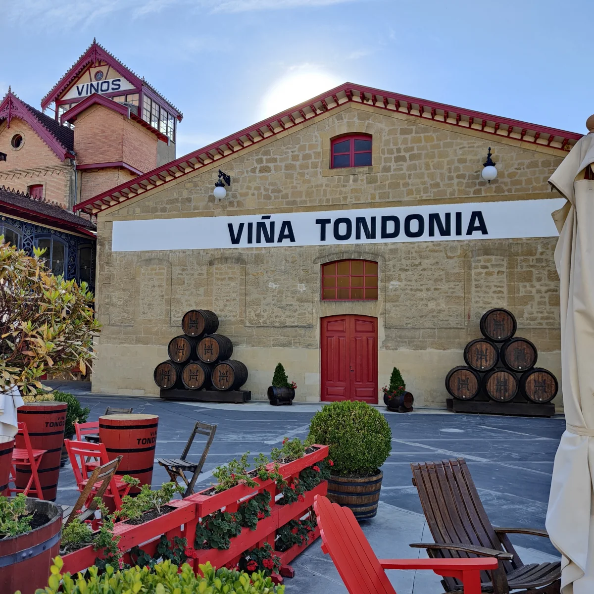 López de Heredia Viña Tondonia en Haro, Wine Bar diseñado por Zaha Hadid