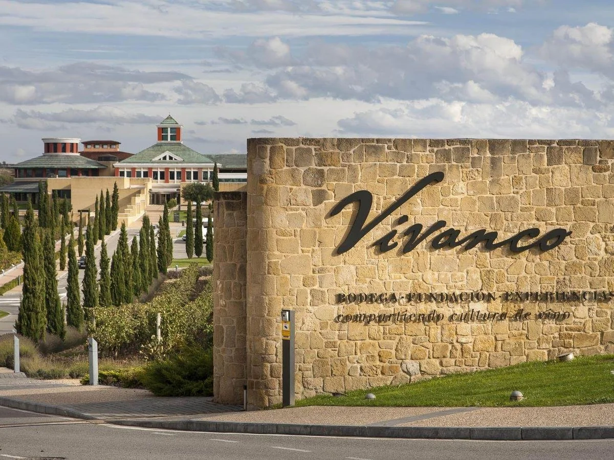 Bodegas Vivanco en Briones, complejo enoturístico con museo del vino y restaurante panorámico